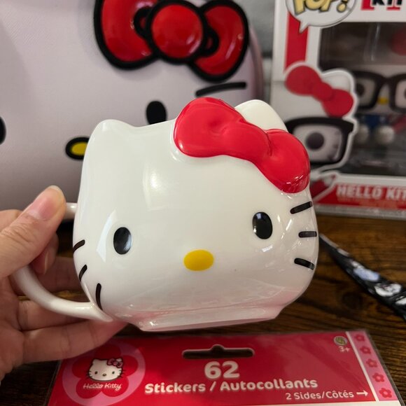Hello Kitty Sculpted Mug – 18 oz Ceramic Cup with Red Bow NEW - Picture 2 of 5